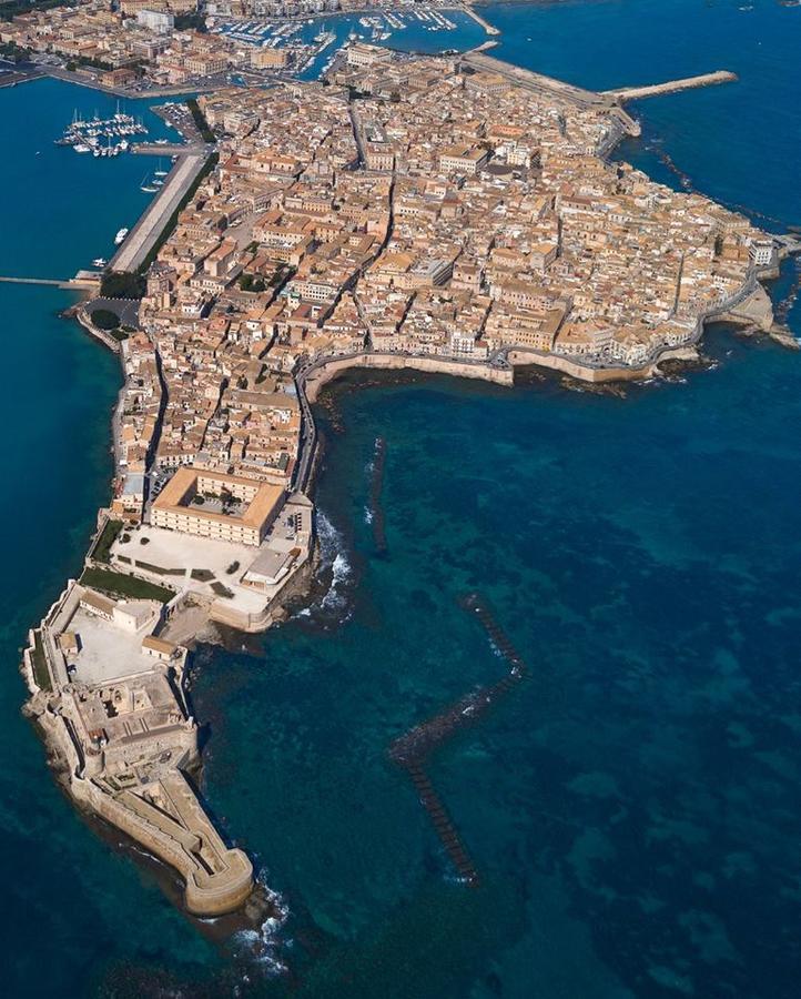Amuni' Sicily Guest House Syracuse Exterior photo